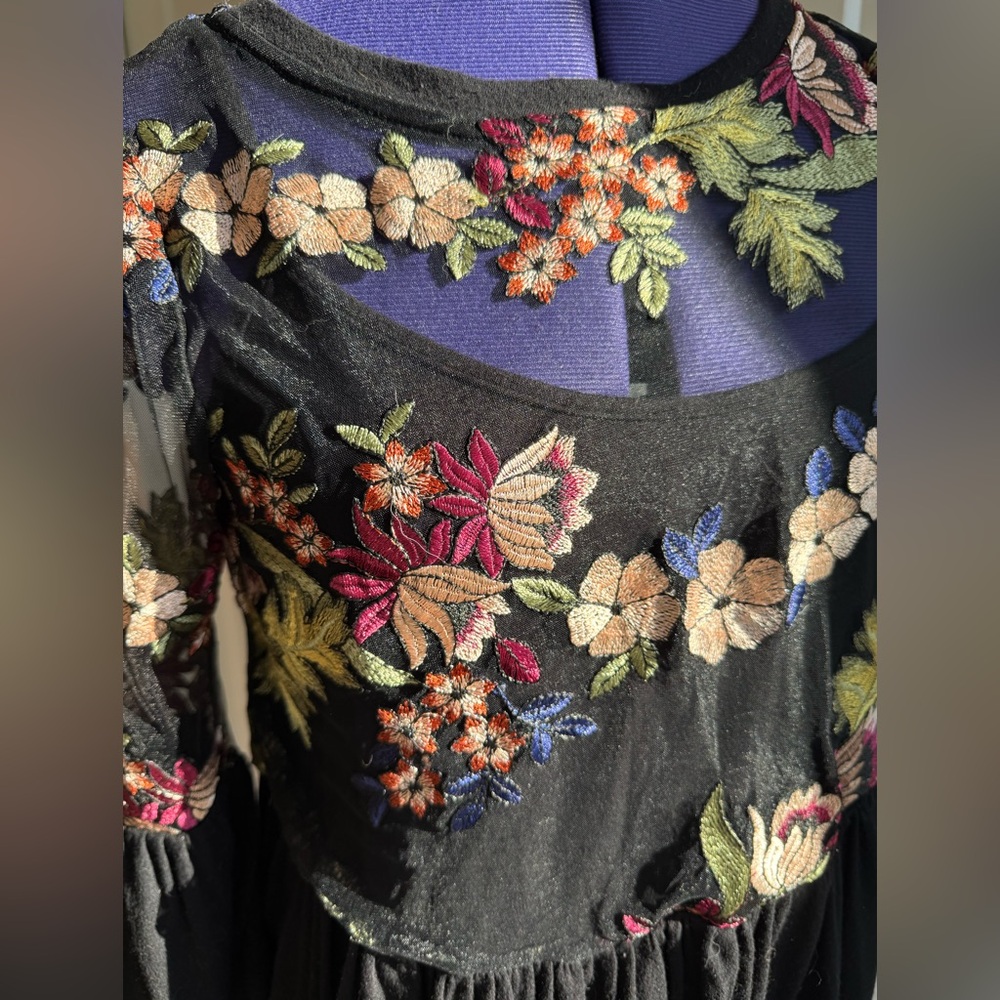 Anthropologie Eri + Ali ornate floral embroidery top - Picture 5 of 8